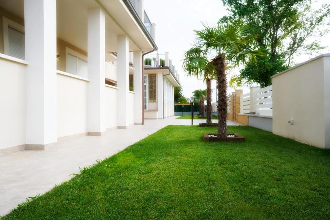 Residence Deamarina Marina di Massa Exteriér fotografie
