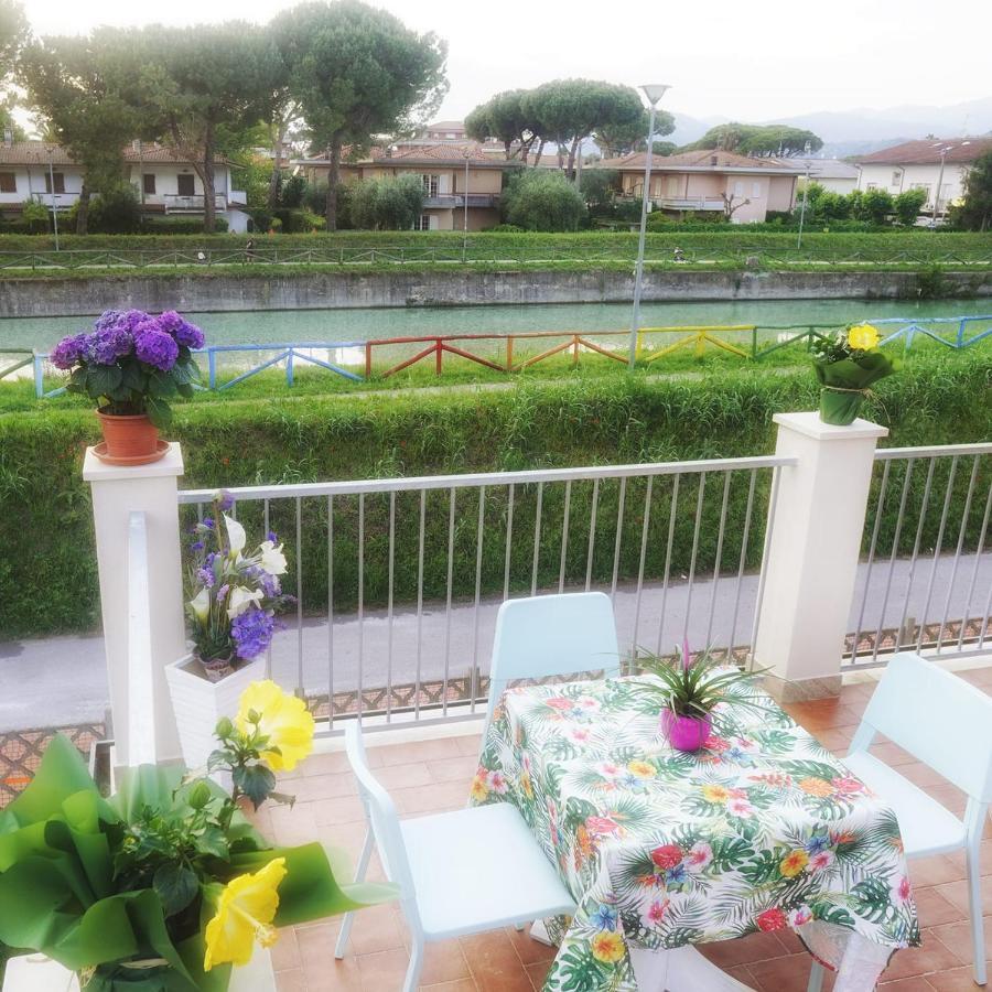 Residence Deamarina Marina di Massa Exteriér fotografie