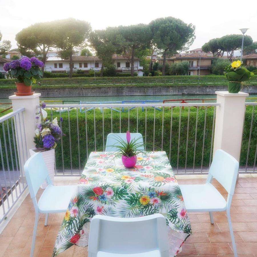 Residence Deamarina Marina di Massa Exteriér fotografie