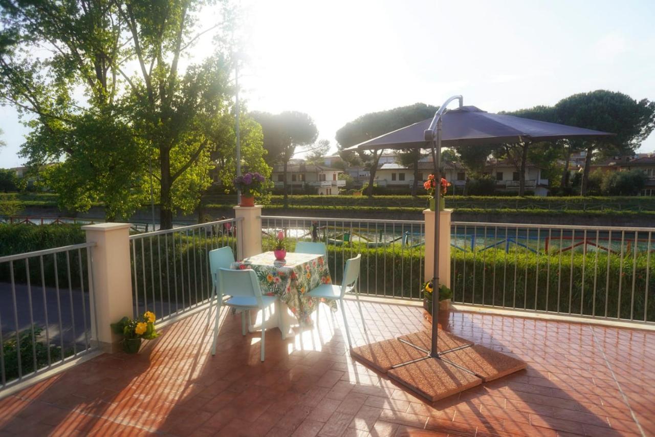 Residence Deamarina Marina di Massa Exteriér fotografie