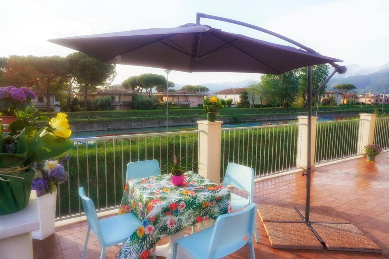 Residence Deamarina Marina di Massa Exteriér fotografie