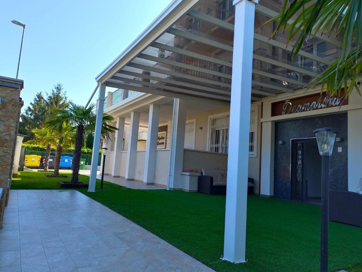Residence Deamarina Marina di Massa Exteriér fotografie